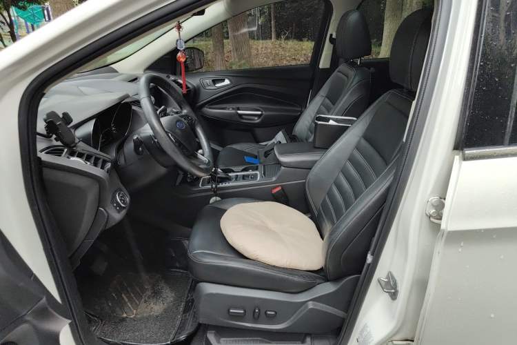 Used Ford Kuga 2017 EcoBoost 180 Two-Wheel-Drive Luxury Wing Edition Left Front Seat