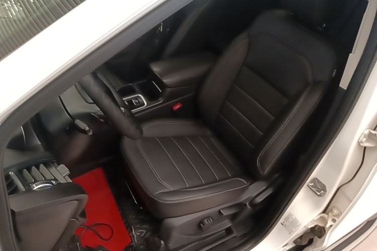 Used Ford Kuga 2017 EcoBoost 180 Two-Wheel-Drive Tiger Leap Model Left Front Seat
