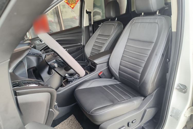 Used Ford Kuga 2017 EcoBoost 180 Two-Wheel-Drive Luxury Wing Edition Left Front Seat