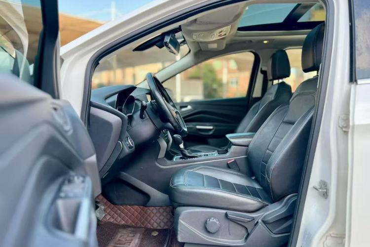Used Ford Kuga 2017 EcoBoost 180 Two-Wheel-Drive Tiger Leap Model Left Front Seat