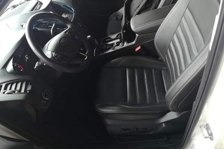 Used Ford Kuga 2017 EcoBoost 180 Four-Wheel Drive Luxury Wing Model Left Front Seat