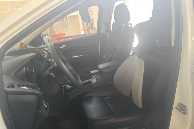 Used Ford Kuga 2017 EcoBoost 180 Two-Wheel-Drive Luxury Wing Edition Left Front Seat