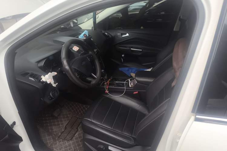 Used Ford Kuga 2017 EcoBoost 180 Two-Wheel-Drive Platinum Edition Left Front Seat