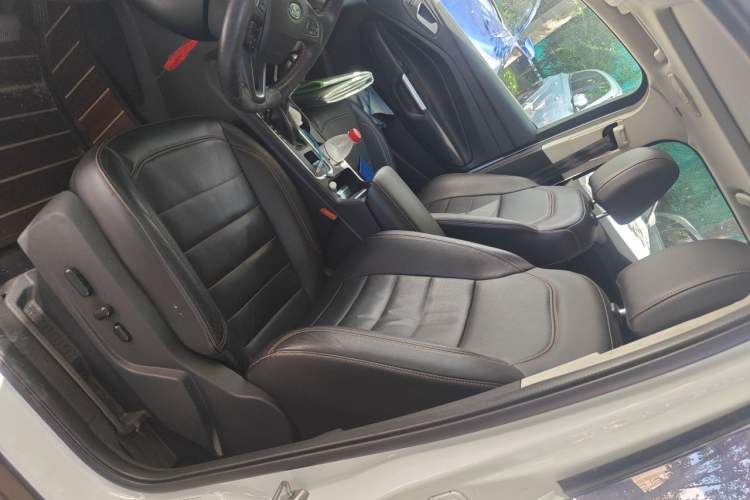 Used Ford Kuga 2017 EcoBoost 245 Four-Wheel-Drive Sport Model Left Front Seat