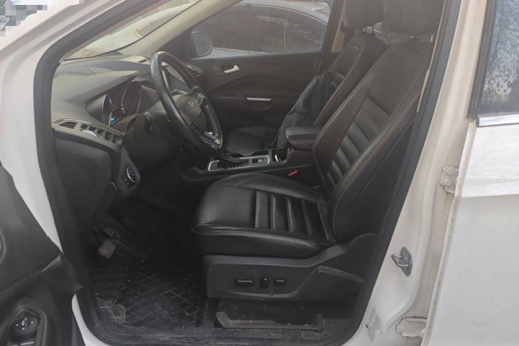 Used Ford Kuga 2017 EcoBoost 180 Two-Wheel-Drive Luxury Wing Edition Left Front Seat
