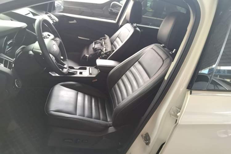 Used Ford Kuga 2017 EcoBoost 180 Four-Wheel Drive Luxury Wing Model Left Front Seat