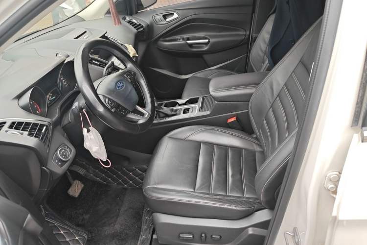 Used Ford Kuga 2017 EcoBoost 180 Two-Wheel-Drive Luxury Wing Edition Left Front Seat