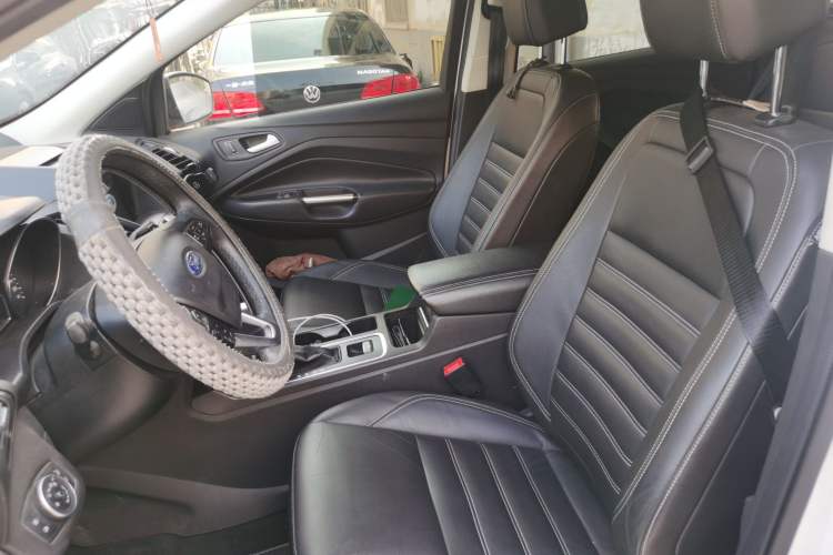Used Ford Kuga 2017 EcoBoost 180 Two-Wheel-Drive Luxury Wing Edition Left Front Seat