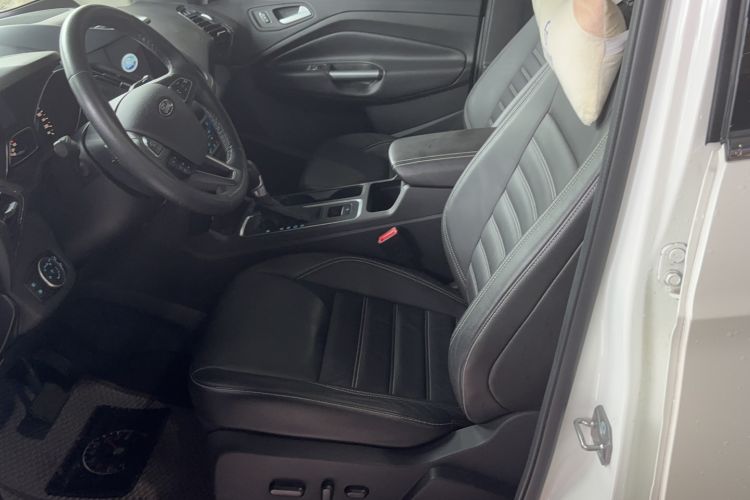 Used Ford Kuga 2017 EcoBoost 180 Two-Wheel-Drive Luxury Wing Edition Left Front Seat