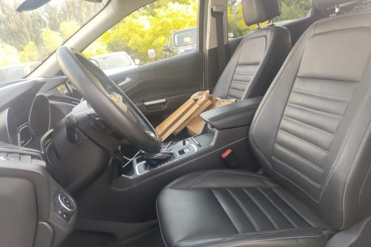 Used Ford Kuga 2017 EcoBoost 180 Two-Wheel-Drive Luxury Wing Edition Left Front Seat