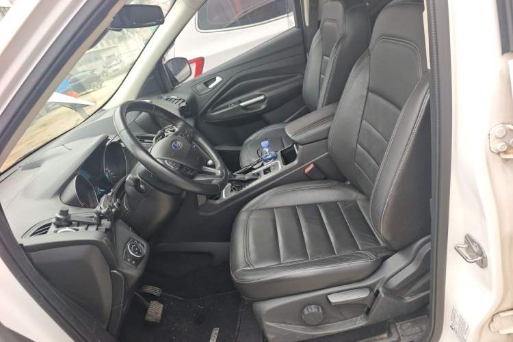 Used Ford Kuga 2017 EcoBoost 180 Two-Wheel-Drive Tiger Leap Model Left Front Seat
