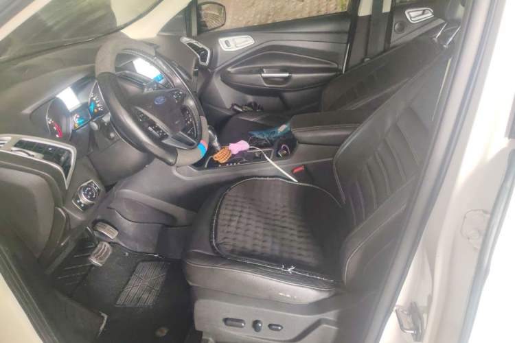 Used Ford Kuga 2017 EcoBoost 180 Two-Wheel-Drive Luxury Wing Edition Left Front Seat