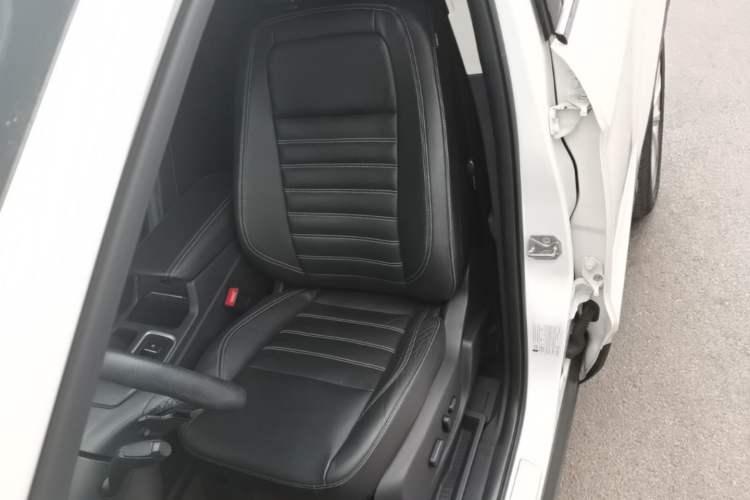 Used Ford Kuga 2017 EcoBoost 180 Four-Wheel Drive Luxury Wing Model Left Front Seat
