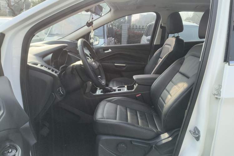 Used Ford Kuga 2017 EcoBoost 180 Two-Wheel-Drive Platinum Edition Left Front Seat