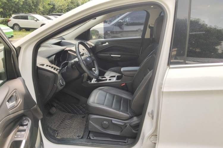 Used Ford Kuga 2017 EcoBoost 180 Two-Wheel-Drive Platinum Edition Left Front Seat