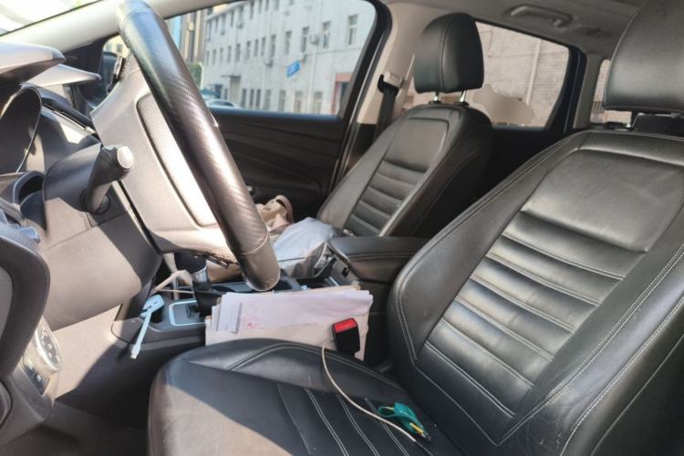 Used Ford Kuga 2017 EcoBoost 180 Two-Wheel-Drive Luxury Wing Edition Left Front Seat