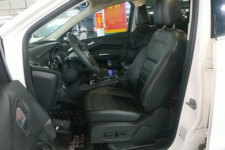 Used Ford Kuga 2017 EcoBoost 245 Four-Wheel-Drive Sport Model Left Front Seat