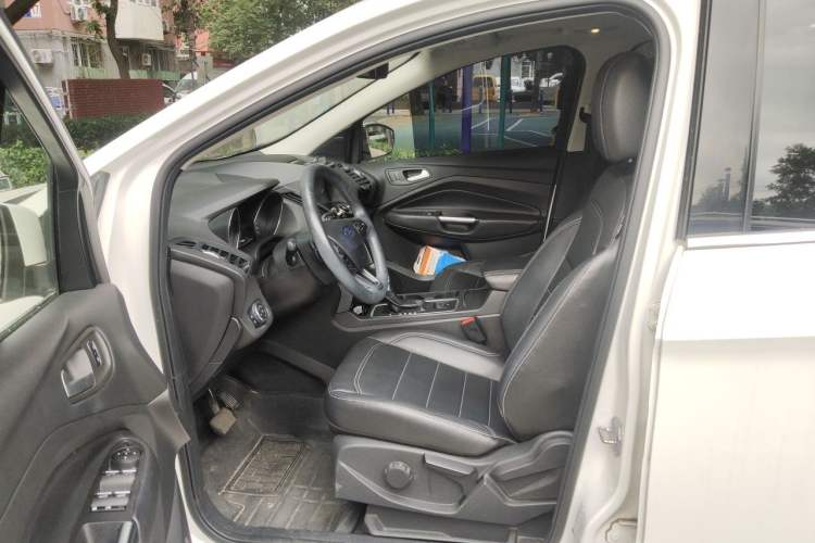 Used Ford Kuga 2017 EcoBoost 180 Two-Wheel-Drive Platinum Edition Left Front Seat