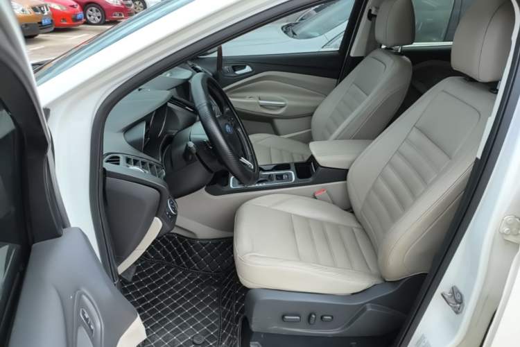 Used Ford Kuga 2017 EcoBoost 180 Four-Wheel Drive Luxury Wing Model Left Front Seat