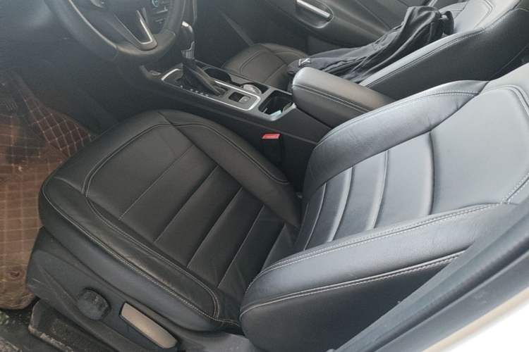 Used Ford Kuga 2017 EcoBoost 180 Two-Wheel-Drive Platinum Edition Left Front Seat