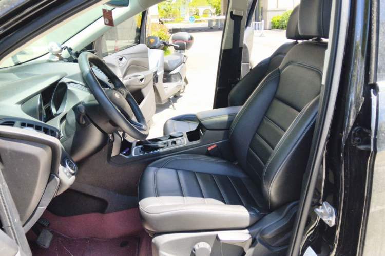 Used Ford Kuga 2017 EcoBoost 180 Two-Wheel-Drive Tiger Leap Model Left Front Seat