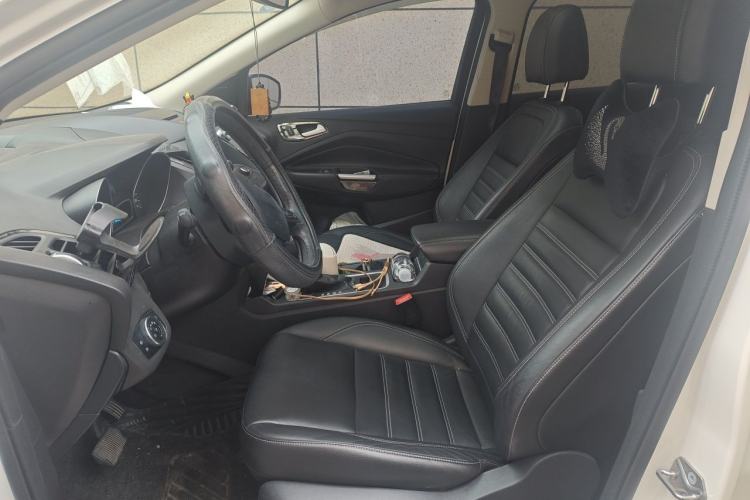 Used Ford Kuga 2017 EcoBoost 180 Two-Wheel-Drive Luxury Wing Edition Left Front Seat