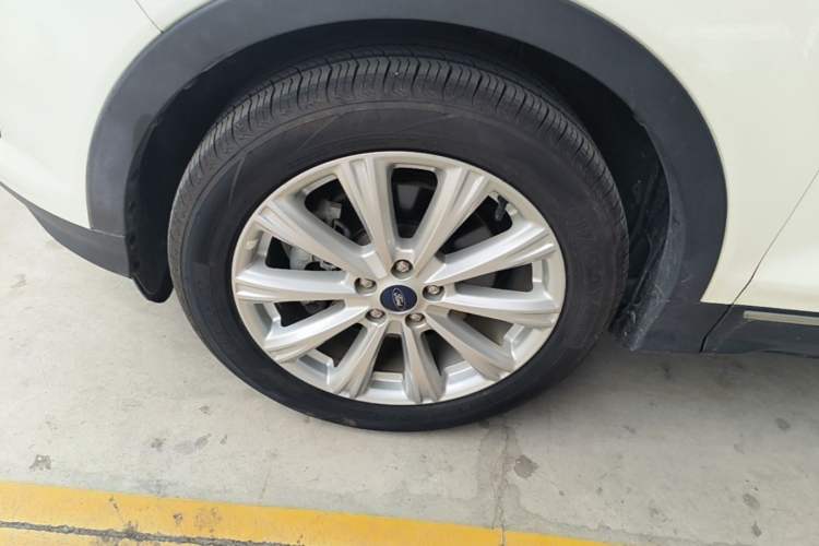 Used Ford Kuga 2017 EcoBoost 245 4x4 Prestige Edition Left Front Wheel Hub