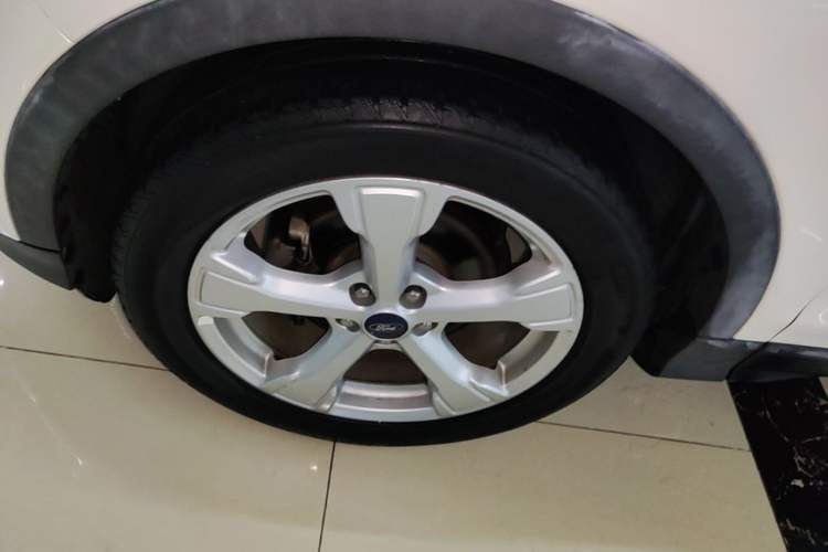 Used Ford Kuga 2017 EcoBoost 180 Two-Wheel-Drive Elite Trim Left Front Wheel Hub