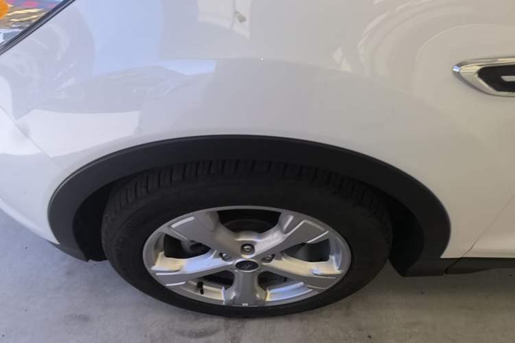 Used Ford Kuga 2017 EcoBoost 180 Two-Wheel-Drive Elite Trim Left Front Wheel Hub