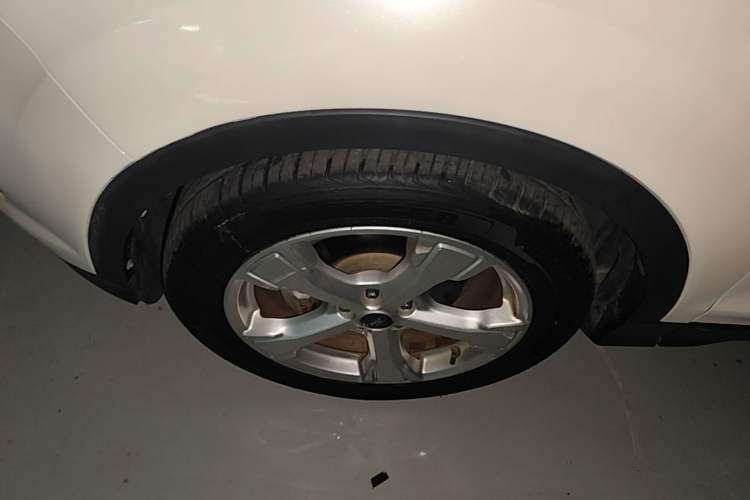 Used Ford Kuga 2017 EcoBoost 180 Two-Wheel-Drive Tiger Leap Model Left Front Wheel Hub