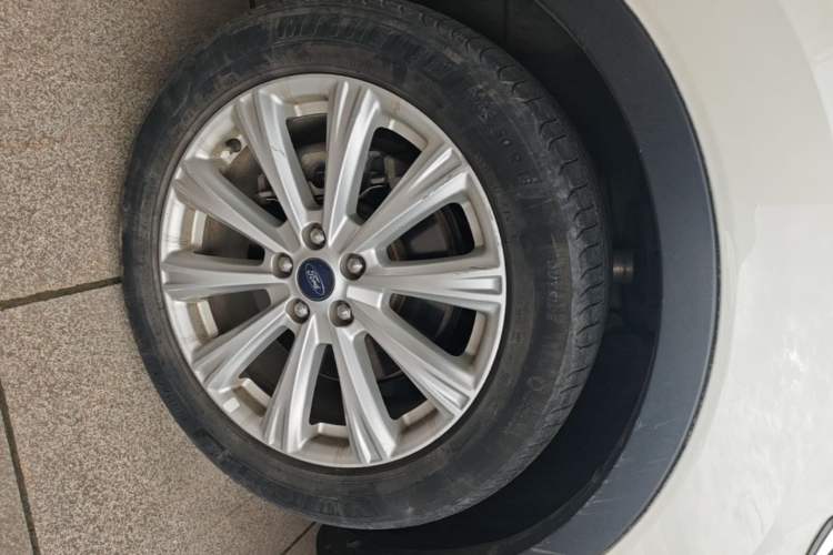 Used Ford Kuga 2017 EcoBoost 245 4x4 Prestige Edition Left Front Wheel Hub