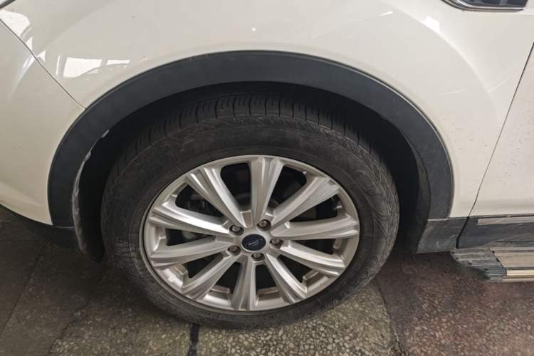 Used Ford Kuga 2017 EcoBoost 245 4x4 Prestige Edition Left Front Wheel Hub