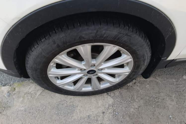 Used Ford Kuga 2017 EcoBoost 245 4x4 Prestige Edition Left Front Wheel Hub