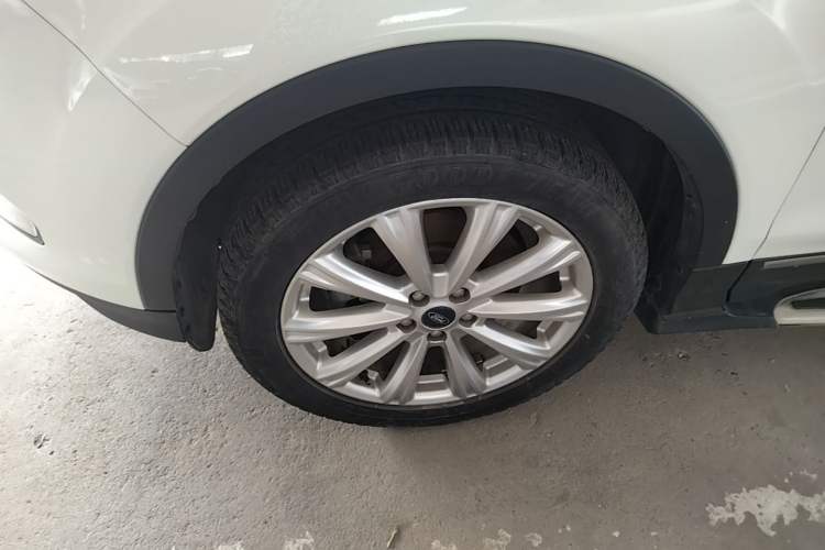 Used Ford Kuga 2017 EcoBoost 180 Four-Wheel Drive Luxury Wing Model Left Front Wheel Hub
