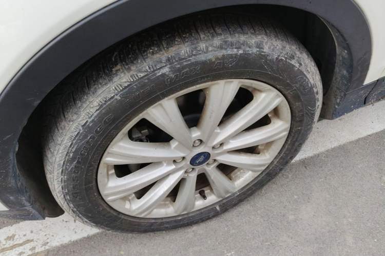 Used Ford Kuga 2017 EcoBoost 245 4x4 Prestige Edition Left Front Wheel Hub