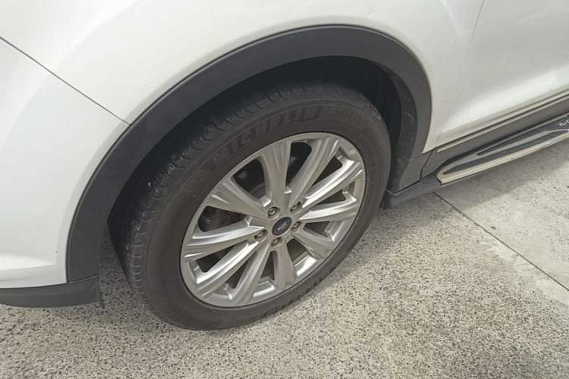 Used Ford Kuga 2017 EcoBoost 180 Two-Wheel-Drive Luxury Wing Edition Left Front Wheel Hub