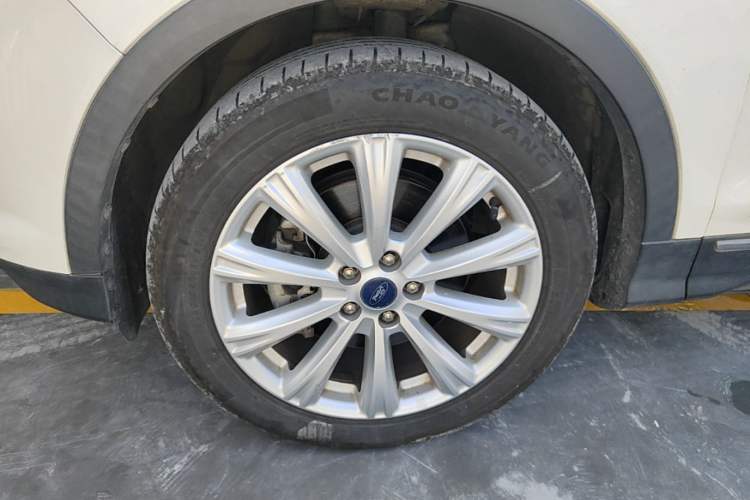 Used Ford Kuga 2017 EcoBoost 245 4x4 Prestige Edition Left Front Wheel Hub