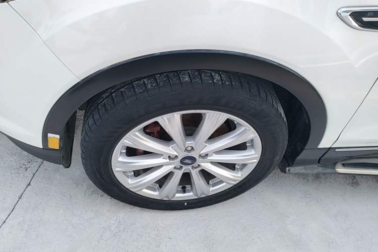 Used Ford Kuga 2017 EcoBoost 245 4x4 Prestige Edition Left Front Wheel Hub