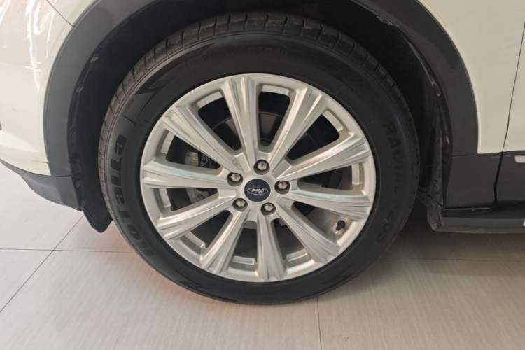 Used Ford Kuga 2017 EcoBoost 180 Two-Wheel-Drive Luxury Wing Edition Left Front Wheel Hub