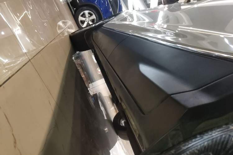 Used Ford Kuga 2017 EcoBoost 180 Four-Wheel Drive Luxury Wing Model Left Side Sill