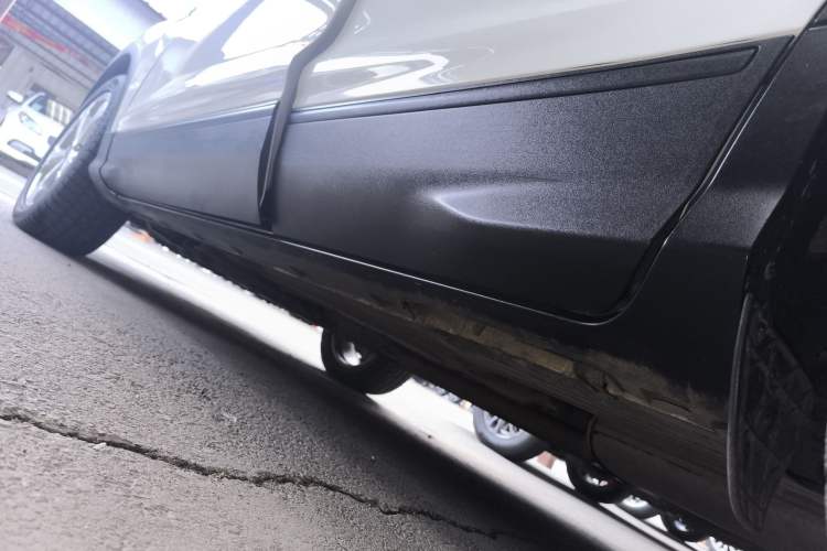 Used Ford Kuga 2017 EcoBoost 245 Four-Wheel Drive Platinum Edition Left Side Sill