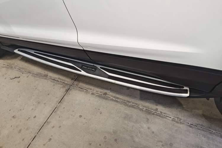 Used Ford Kuga 2017 EcoBoost 180 Two-Wheel-Drive Elite Trim Left Side Sill