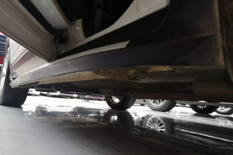 Used Ford Kuga 2017 EcoBoost 180 Four-Wheel Drive Luxury Wing Model Left Side Sill