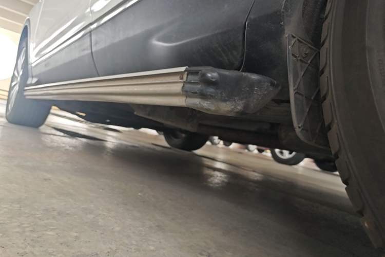 Used Ford Kuga 2017 EcoBoost 245 4x4 Prestige Edition Left Side Sill