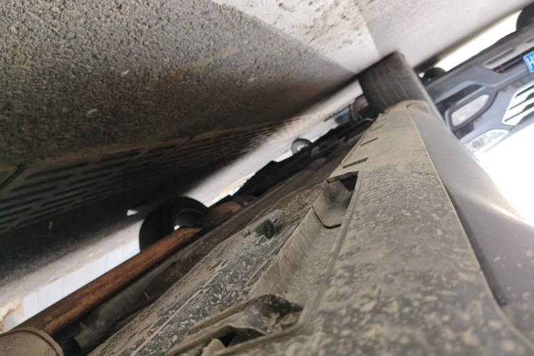 Used Ford Kuga 2017 EcoBoost 245 4x4 Prestige Edition Left Side Sill