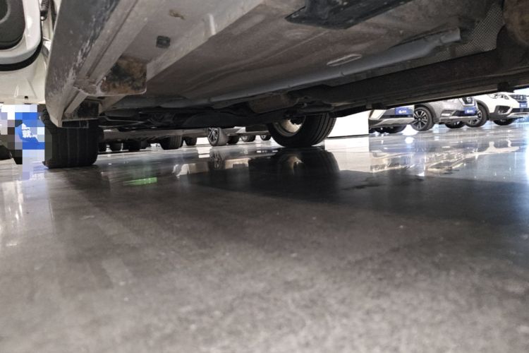 Used Ford Kuga 2017 EcoBoost 180 Two-Wheel-Drive Tiger Leap Model Left Side Sill