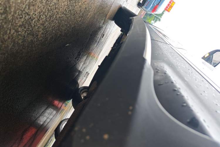 Used Ford Kuga 2017 EcoBoost 180 Two-Wheel-Drive Luxury Wing Edition Left Side Sill