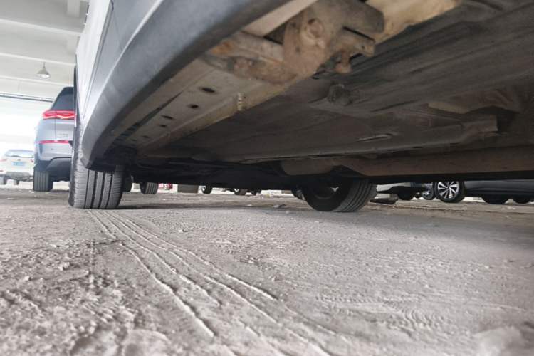 Used Ford Kuga 2017 EcoBoost 180 Two-Wheel-Drive Platinum Edition Left Side Sill