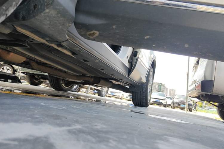 Used Ford Kuga 2017 EcoBoost 245 4x4 Prestige Edition Left Side Sill