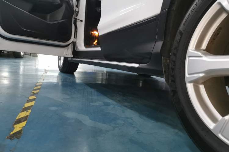 Used Ford Kuga 2017 EcoBoost 180 Two-Wheel-Drive Elite Trim Left Side Sill